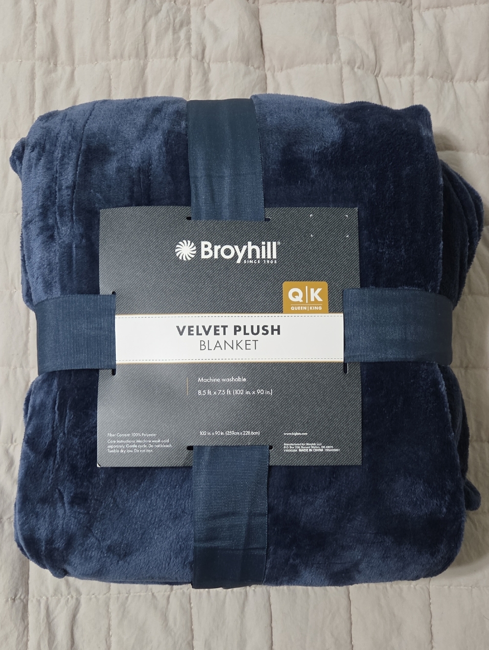 Broyhill Velvet Plush Blanket - Deep Navy